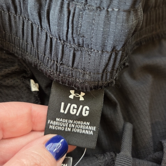 Under Armour Men's Large UA Unstoppable Vented Gray/black Athletic Shorts New - Picture 7 of 10